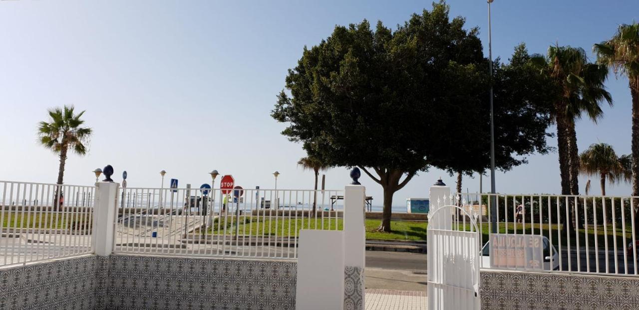 Casa 1ª Linea Paseo Maritimo Torre Del Mar Appartamento Esterno foto